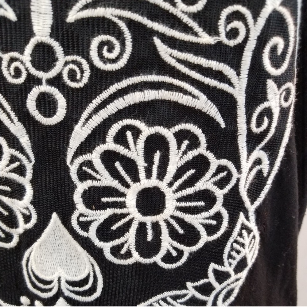 Embroidered Skull Tank - Picture 2 of 7